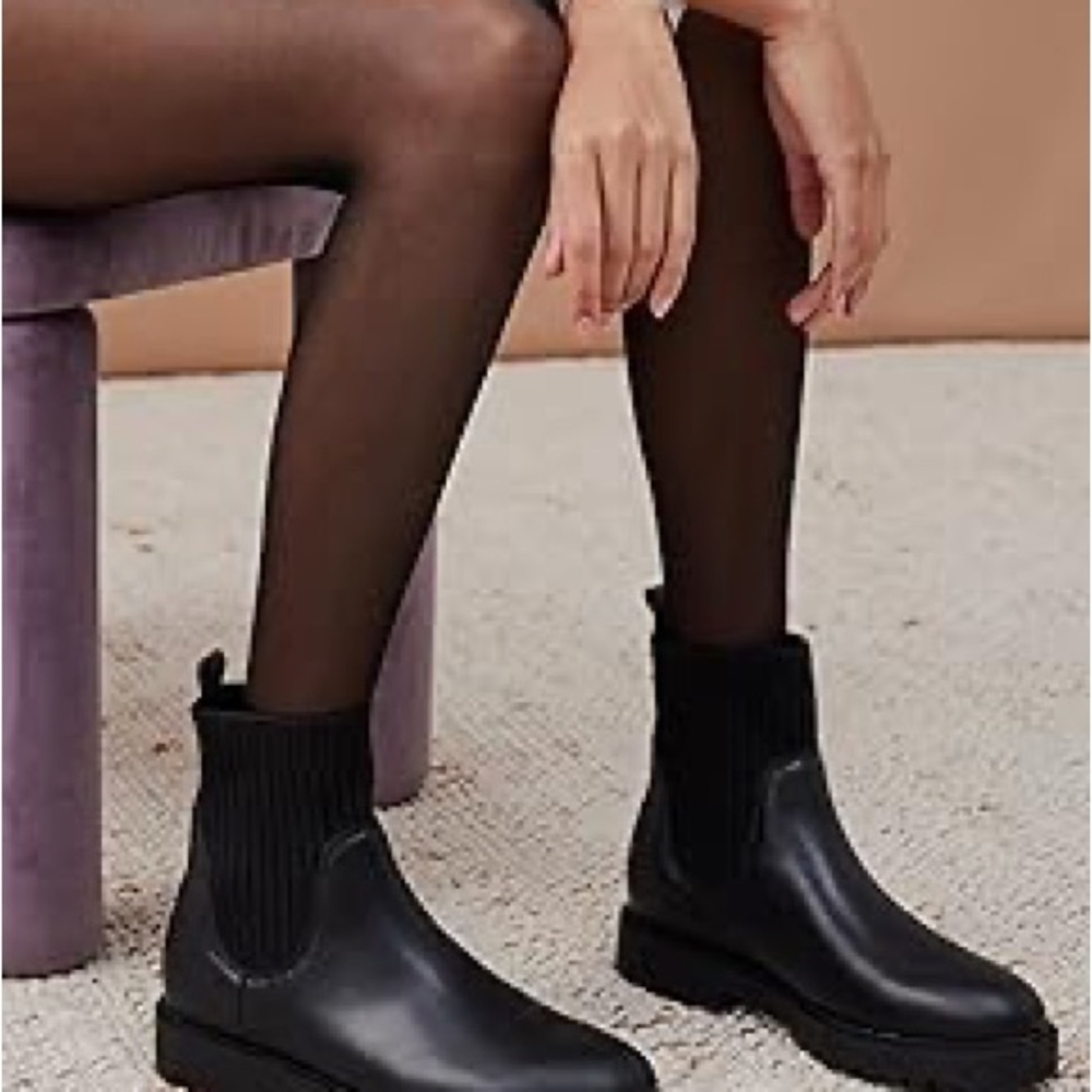 Blondo Hallie Waterproof Chelsea Boots Black Leather Knit Sock Lug Sole Sz 10